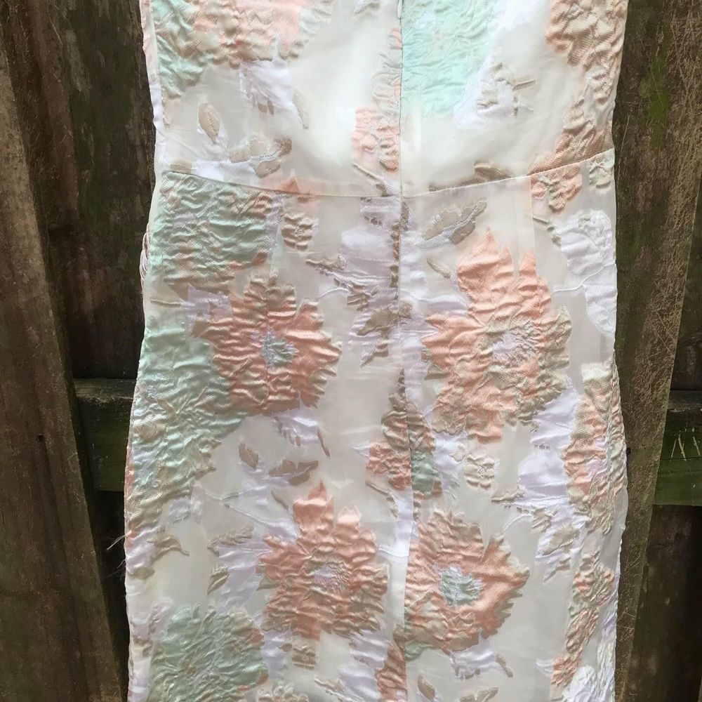 LuLu' s "Keep The Drama" white fitted strapless dress size x-small - Picture 7 of 7